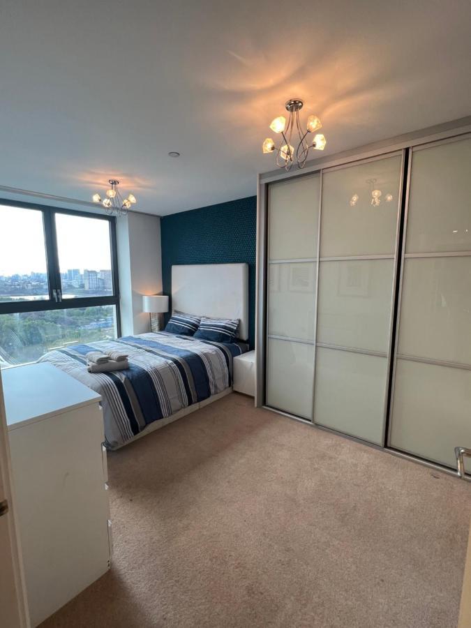 Cityscape Serenity: 10Th Floor Oasis Near City Airport, Excel & 02 Apartment ลอนดอน ภายนอก รูปภาพ