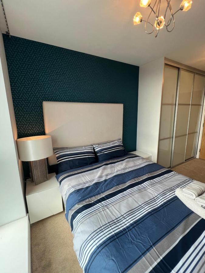 Cityscape Serenity: 10Th Floor Oasis Near City Airport, Excel & 02 Apartment ลอนดอน ภายนอก รูปภาพ