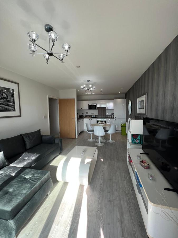 Cityscape Serenity: 10Th Floor Oasis Near City Airport, Excel & 02 Apartment ลอนดอน ภายนอก รูปภาพ