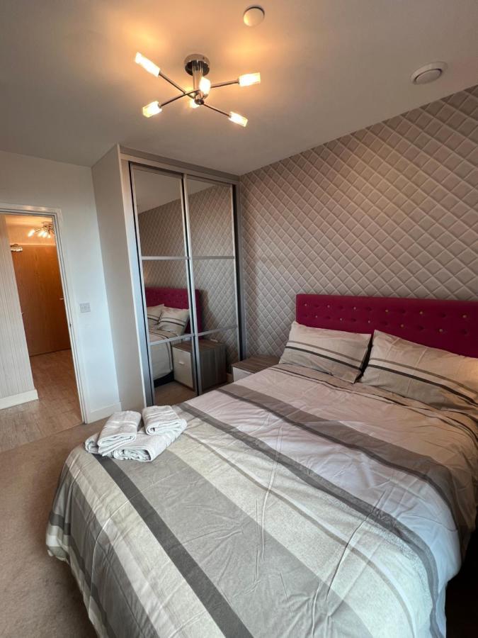 Cityscape Serenity: 10Th Floor Oasis Near City Airport, Excel & 02 Apartment ลอนดอน ภายนอก รูปภาพ